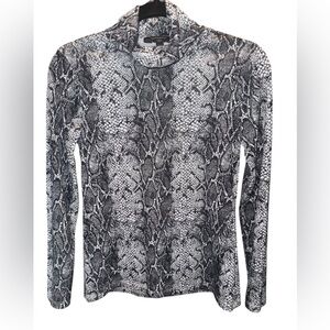 Banana Republic XS long sleeve snake print shirt turtleneck
